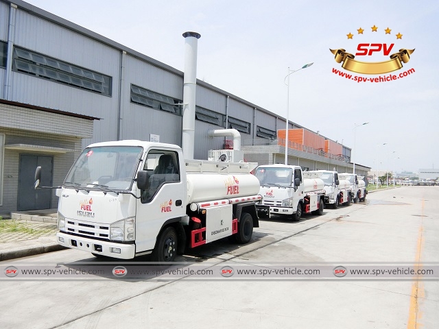 ISUZU Fuel Tanker Truck 3000 Liters-07
